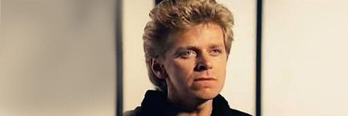 Peter Cetera em 1986 durante o sucesso da música Glory of Love