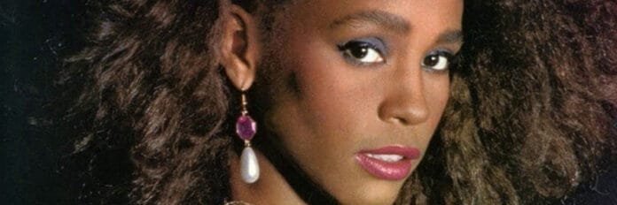 Whitney Houston durante a fase da música “Greatest Love of All”