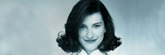 Laura Pausini no início da carreira, quando “La Solitudine” se tornou um sucesso internacional. Laura Pausini em 1993 durante o lançamento da música La Solitudine