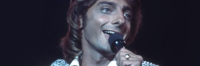 Barry Manilow - O cantor Barry Manilow durante a promoção do single Mandy em 1974