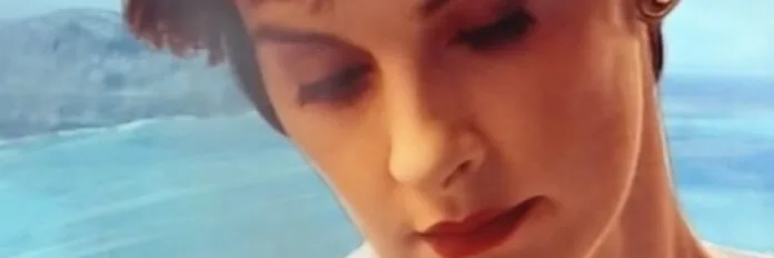 A cantora Enya durante as fotos de divulgação do álbum Watermark em 1988