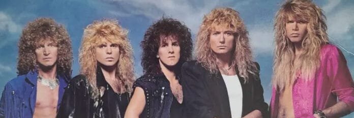 Bastidores da gravação de Whitesnake em foto promocional da música