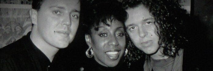 A dupla do Tears for Fears ao lado de Oleta Adams no final dos anos 80.