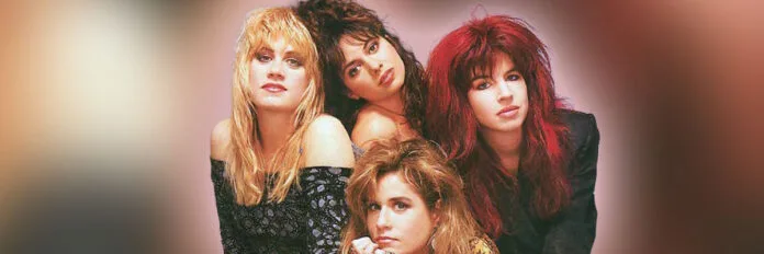 As integrantes do grupo The Bangles nos bastidores do clipe da música 