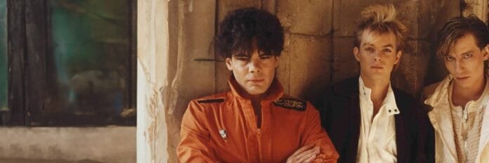 Marian Gold, vocalista do Alphaville, em foto promocional de 1984 durante o lançamento do single 
