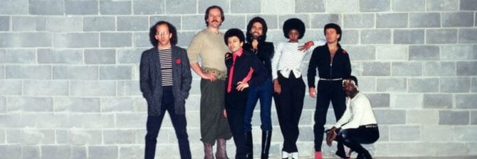 A verdadeira inspiração de Foto de divulgação da música Funkytown do Lipps Inc. nos anos 80