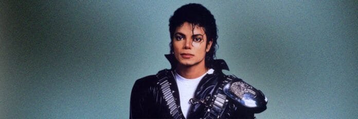 Michael Jackson durante a Bad World Tour em 1988, onde Man in the Mirror era o encerramento oficial dos shows