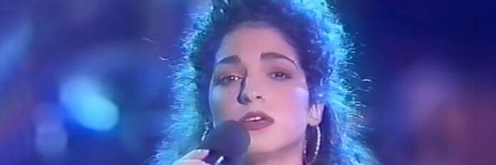 O segredo de Gloria Estefan em 1989 durante a divulgação do single