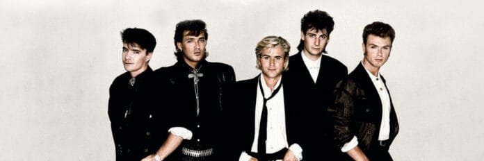 Spandau Ballet em 1983, já de terno, ano de lançamento de 