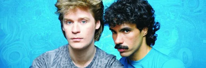 Daryl Hall e John Oates na época do lançamento de Out of Touch, em 1984,